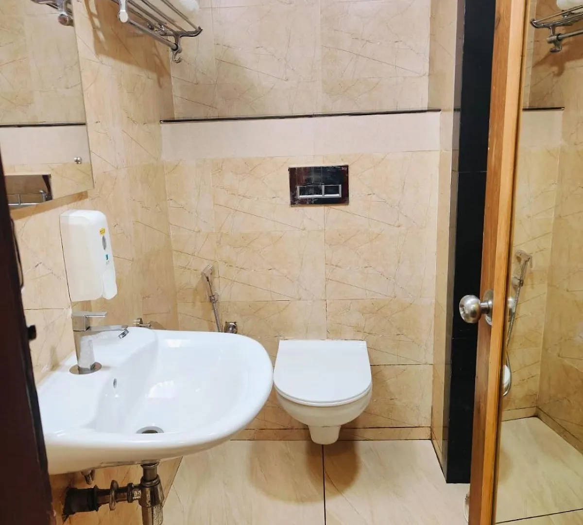 Skypalace Hotel Kannur